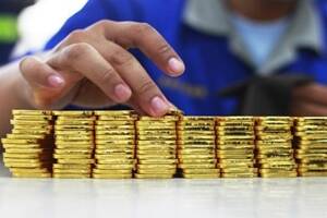 在价格下跌1,000Pounds /盎司的价格幻灯片后，英国消费者捕捉物理黄金
