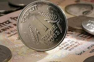 印度卢比在66.79逆露台上开放10杆