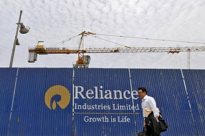 Ril Forays与收购贷款违规工业商业的复合材料