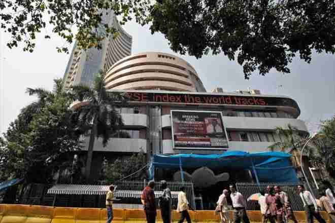 Sensex在美国减税不确定性上超过100分; SBI，Bharat Petroleum Q2结果infocus