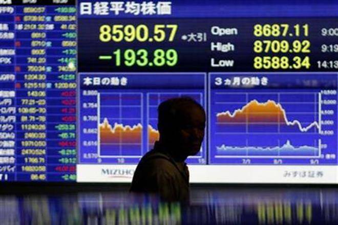 Nikkei击中了21年高的银行，Tech Stocksfirm