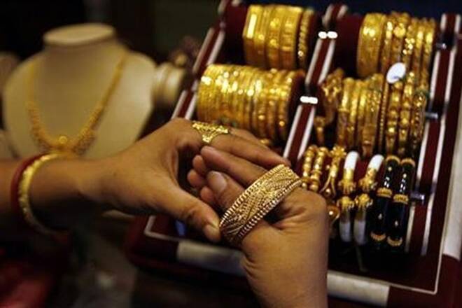 黄金价格在过去7天内跌至1000卢比，达到4个月低;银币达到4,000卢比