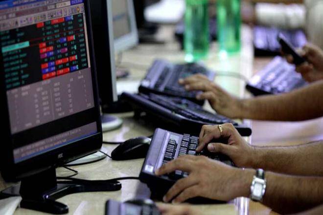 Sensex，开始平面后的漂亮效果;卢比在粗壮的恐惧上加强了美元的美元