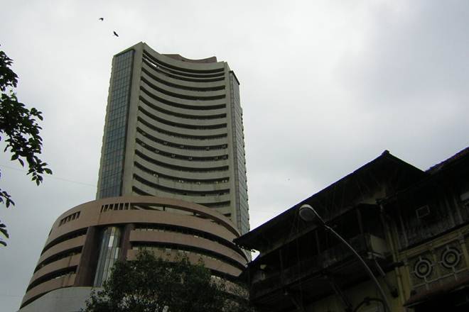 PSU银行股份暴跌限制SenseX，漂亮; PNB坍塌超过4％，塔塔钢，Airtel获得高达2％