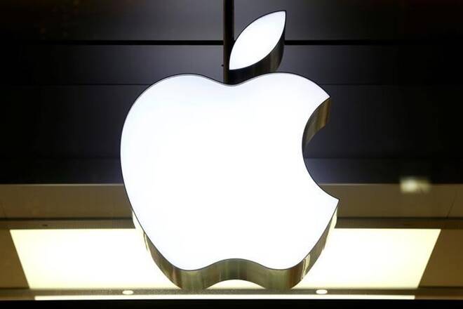 “Apple的现金储备为2670亿美元的近三倍的市场上限;这是它如何削减