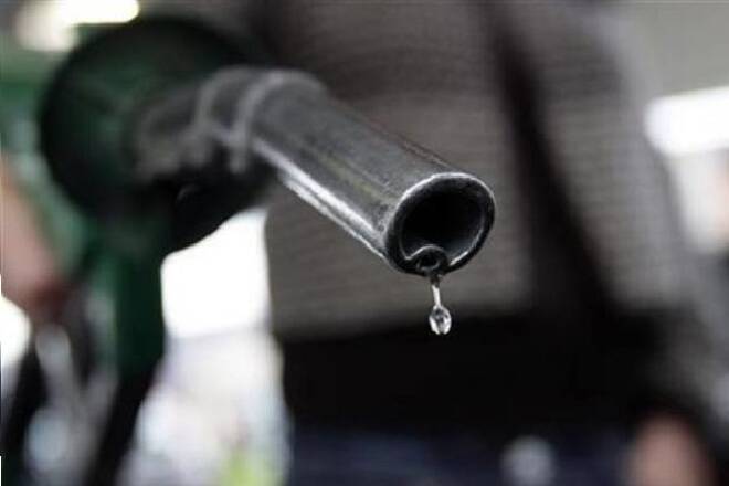石油公司在卡纳塔克邦民意调查后立即徒步汽油，柴油价格：报道
