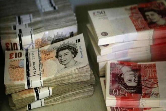 英镑滑动作为Brexit Talks获得绿灯，股票延长了之前