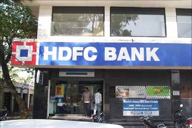随着外国投资者在印度最大的专用库上射门，为HDFC银行股票获得了10亿美元的匆忙