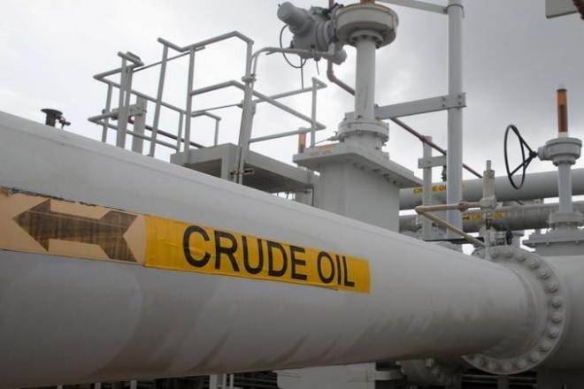 油价倾向于美国原油股票的意外增长，但布伦特原油保持超过77美元