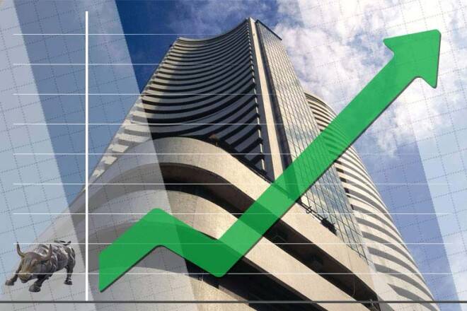 Bajaj Finance股票飙升9％的Q1结果;你应该买或出售吗？