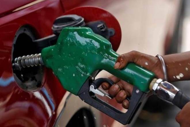 政府要求石油公司削减汽油，柴油价格1卢比是“一次性的事情”，芬金诺特说