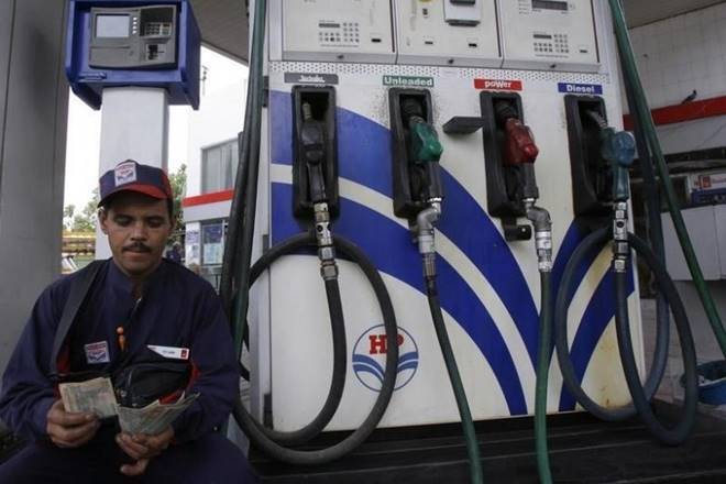 汽油价格继续下跌，触及2018年的最低水平;查看价格Indelhi.