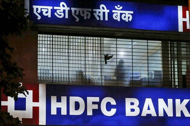 HDFC银行成为第三次印度公司，跨越6万卢比MCAP;检查最高五大valuedCompanies的列表