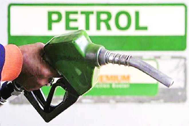 燃油零售商保持汽油，柴油价格不变;汽油在这件事上销售了Indelhi