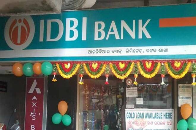 idbi银行从Govt，LIC的卢比获得资本化;股价飙升10％