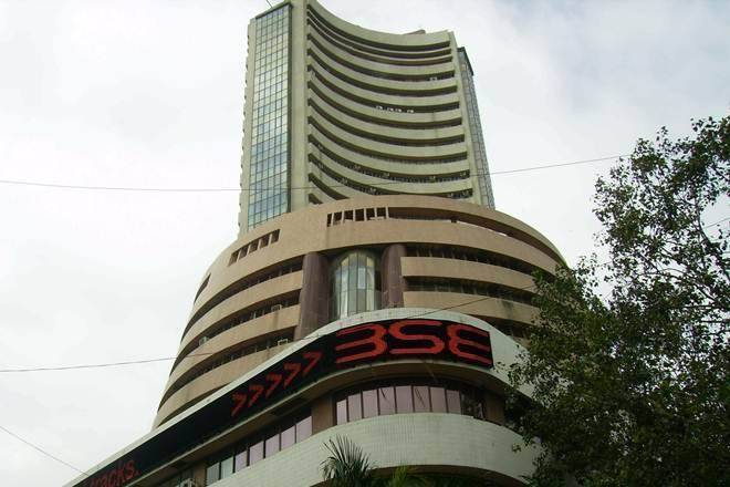 Sensex下跌超过150点; SBI，ICICI Bank，Tata Motors，是银行Toplosers