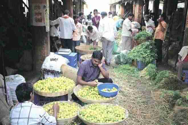 Logistic约束：零售大量的零售业是直接购买FROMFARMERS