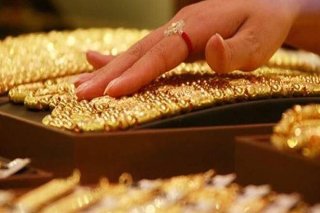 今天黄金价格崩溃至今天每10辆以下50,000卢比;继续落在阿洛的第3天