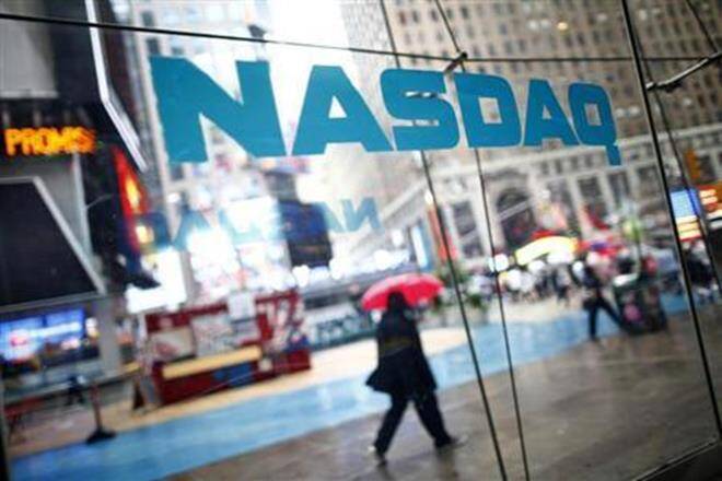 标准普尔500指数落在混合数据上，纳斯达克由TechStocks提供帮助