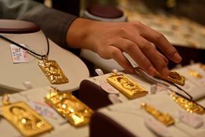 黄金低于31,000卢比，下降300卢比全球化