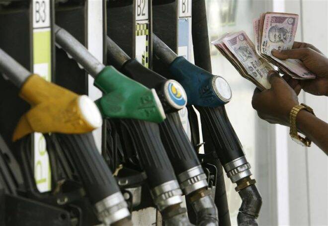 每日汽油价格修订：原油不是唯一的因素。还有什么影响你的燃料箱？