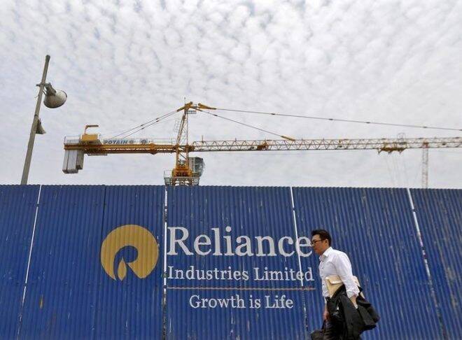 Mukesh Ambani表示，Reliance Industries Refiliancd达到2.3美元的Bln贷款，以削减有趣的贷款