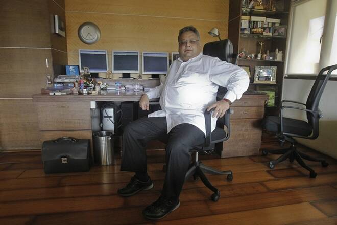 尽管Poorresults，Rakesh Jhunjhunwala只有投资者增加了羽扇豆的股份