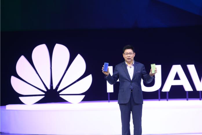 “理工男”的华丽变身 时尚起来的华为让人惊艳