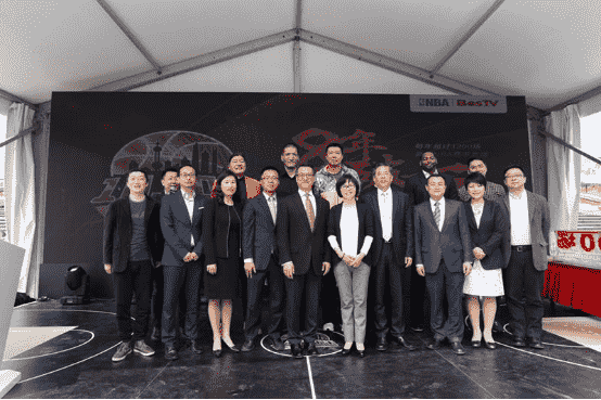 百视通庆NBA直播破万场 霍里王治郅巴特尔聚首“牛马大战”