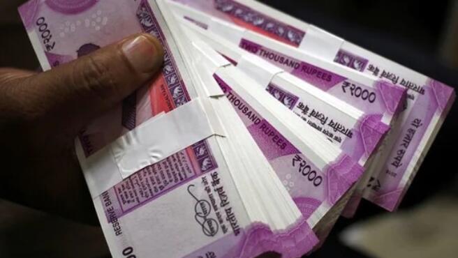 卢比连续第三个交易日上涨 兑美元上涨15派萨至72.45卢比