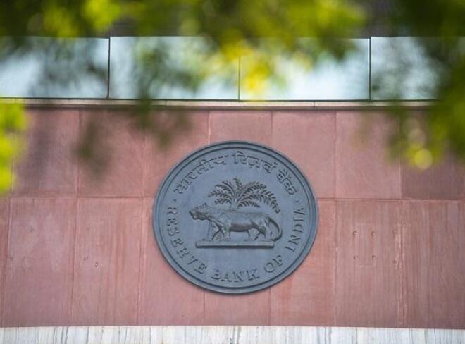 “印度储备银行向银行发布关于储物柜管理的修订指令