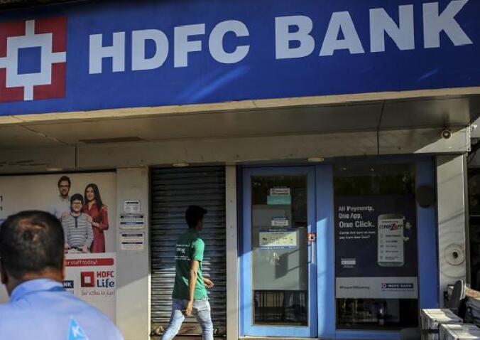 HDFC银行的目标是从下个季度开始每月发行30万张信用卡