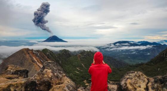 使用10亿美元的比特币债券 在萨尔瓦多建造一座火山驱动的城市值得一个债券恶棍