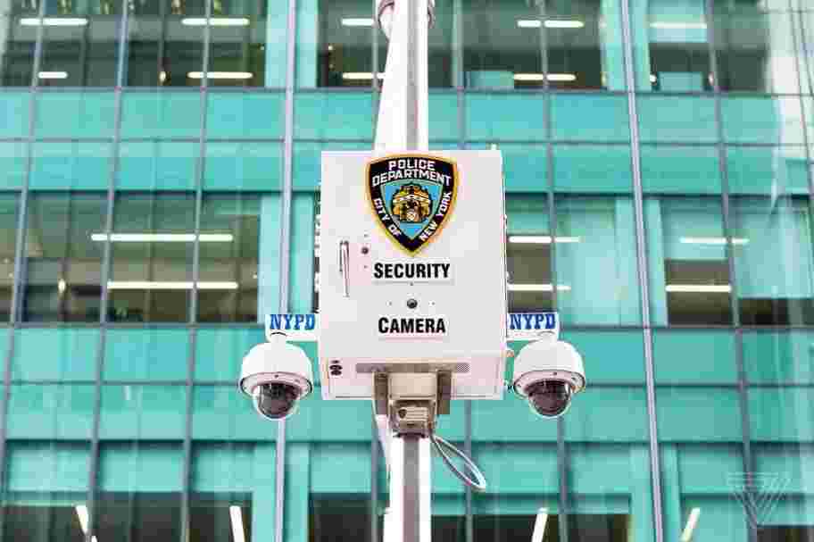 “Clearview AI表示超过2400个警察局正在使用其面部识别软件