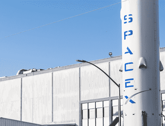 美国太空探索技术公司SpaceX正寻求以每股270美元的价格融资10亿美元