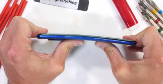 “5G资讯：全新的OnePlus 8 Pro可以很好地抵抗刮擦
