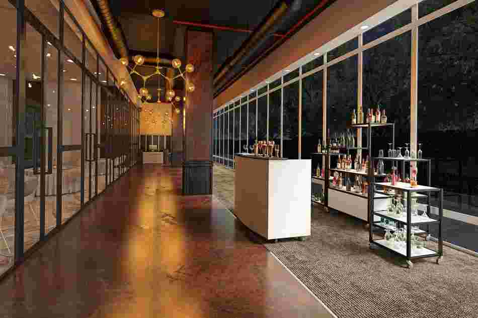 SICO推出了移动酒吧台和展示塔