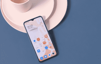 vivo Y52s凭借轻薄的机身设计4800万超清影像系统