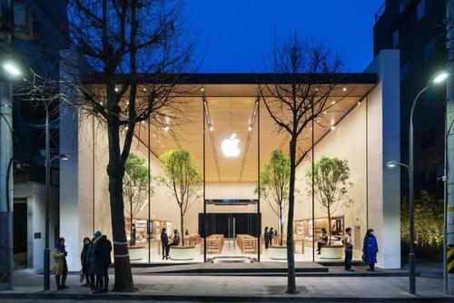 “科技在线：实际的升级订单本身可以亲自在AppleStore或在线进行