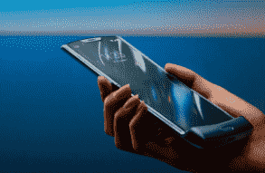 摩托罗拉正式展示其重新发明的 RAZR