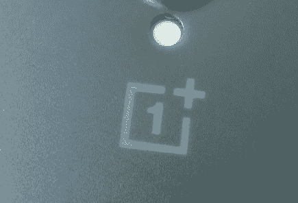 科技推荐：入门级OnePlusClover智能手机携大容量电池登陆