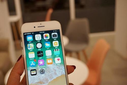 科技推荐：人们已经在说iPhone8会很无聊了