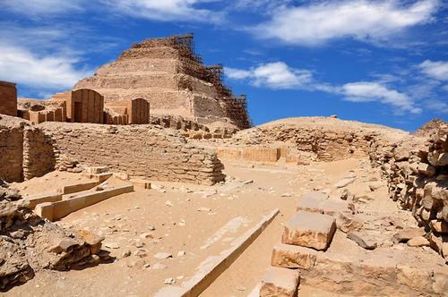“Djoser金字塔是世界上最古老的石头建筑经过14年的修复后