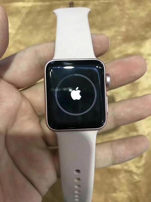 “新的苹果手表骄傲乐队现在正在出售你很快也会得到一个表
